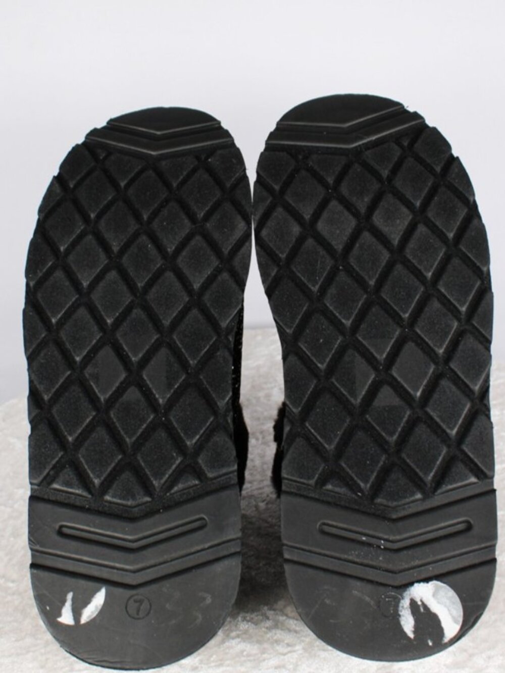 GUESS Women’s Rhinestone Platform Slippers Black Faux Fur Size 7 NWOT - Picture 7 of 8